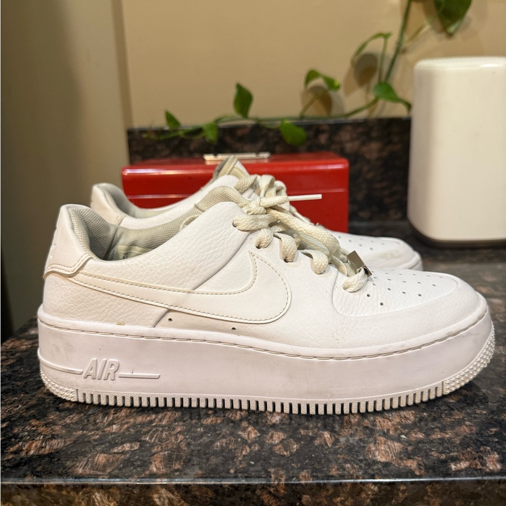 Nike Women's Air Force 1